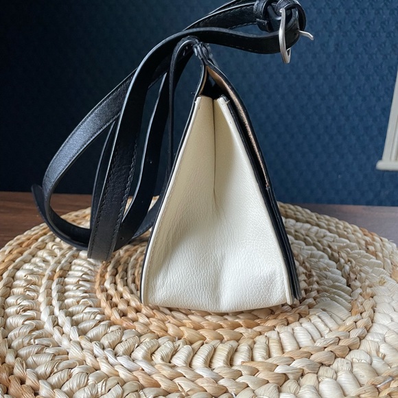 Pixie Mood Shoulder Bag 10/10 Vegan Faux Leather Business Office Zippered Trendy - Picture 4 of 8